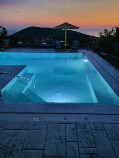 "Stergiou Luxury Apartment 2Nd Floor" Με Κοινη Πισινα Saronida Экстерьер фото