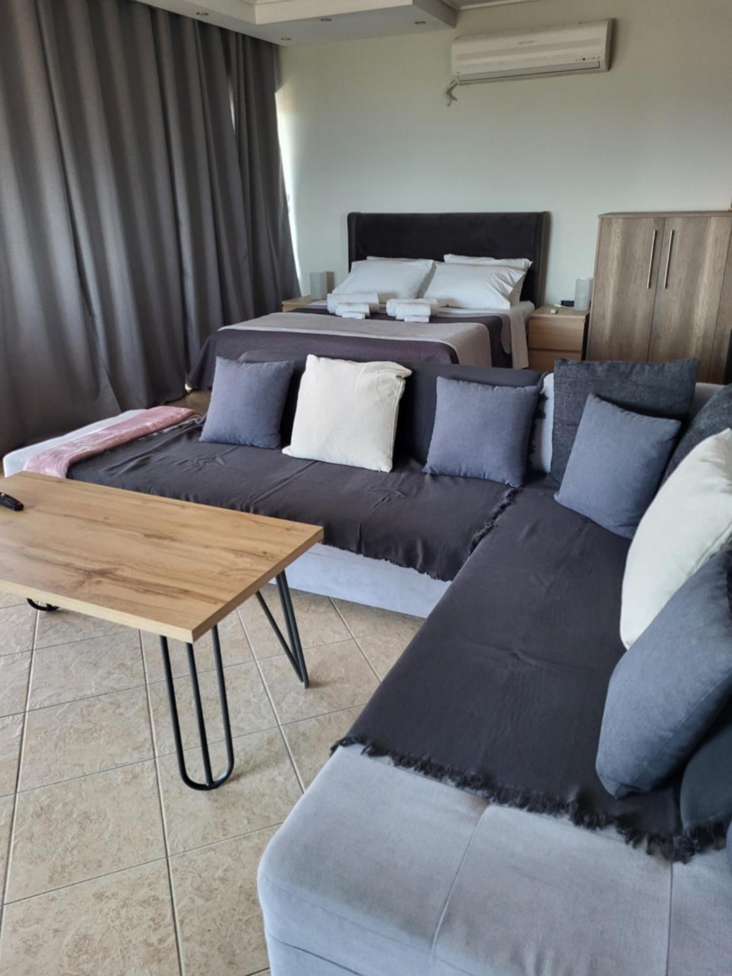 "Stergiou Luxury Apartment 2Nd Floor" Με Κοινη Πισινα Saronida Номер фото